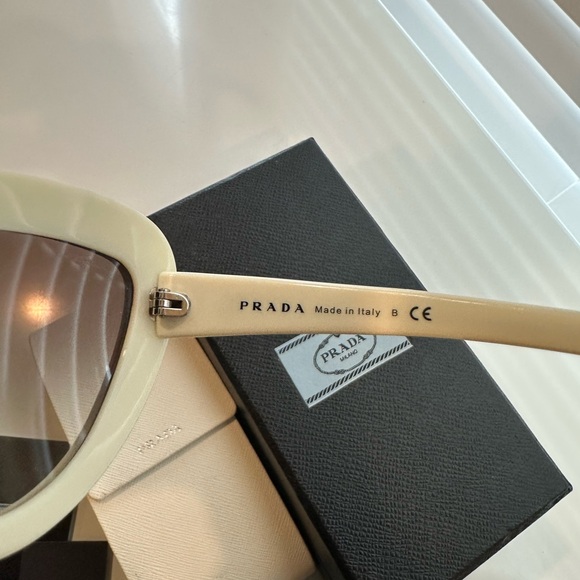 PRADA White Silvertone Studded Frame Gradient Tint Sunglasses - SPR31Q - Picture 7 of 8